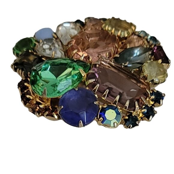 Gold Tone Molded Glass, Rhinestone Prong-Set Cluster Brooch, M768 - Picture 4 of 10